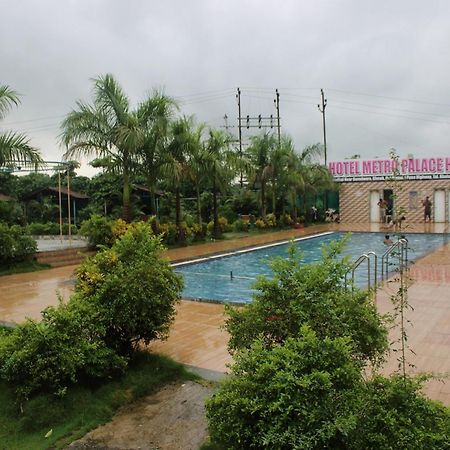 Hotel Metro Palace Resort Karjat Exterior photo