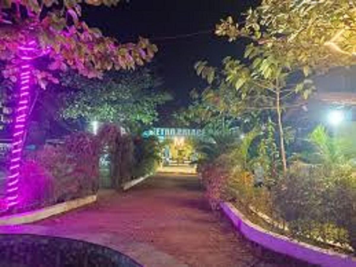 Hotel Metro Palace Resort Karjat Exterior photo