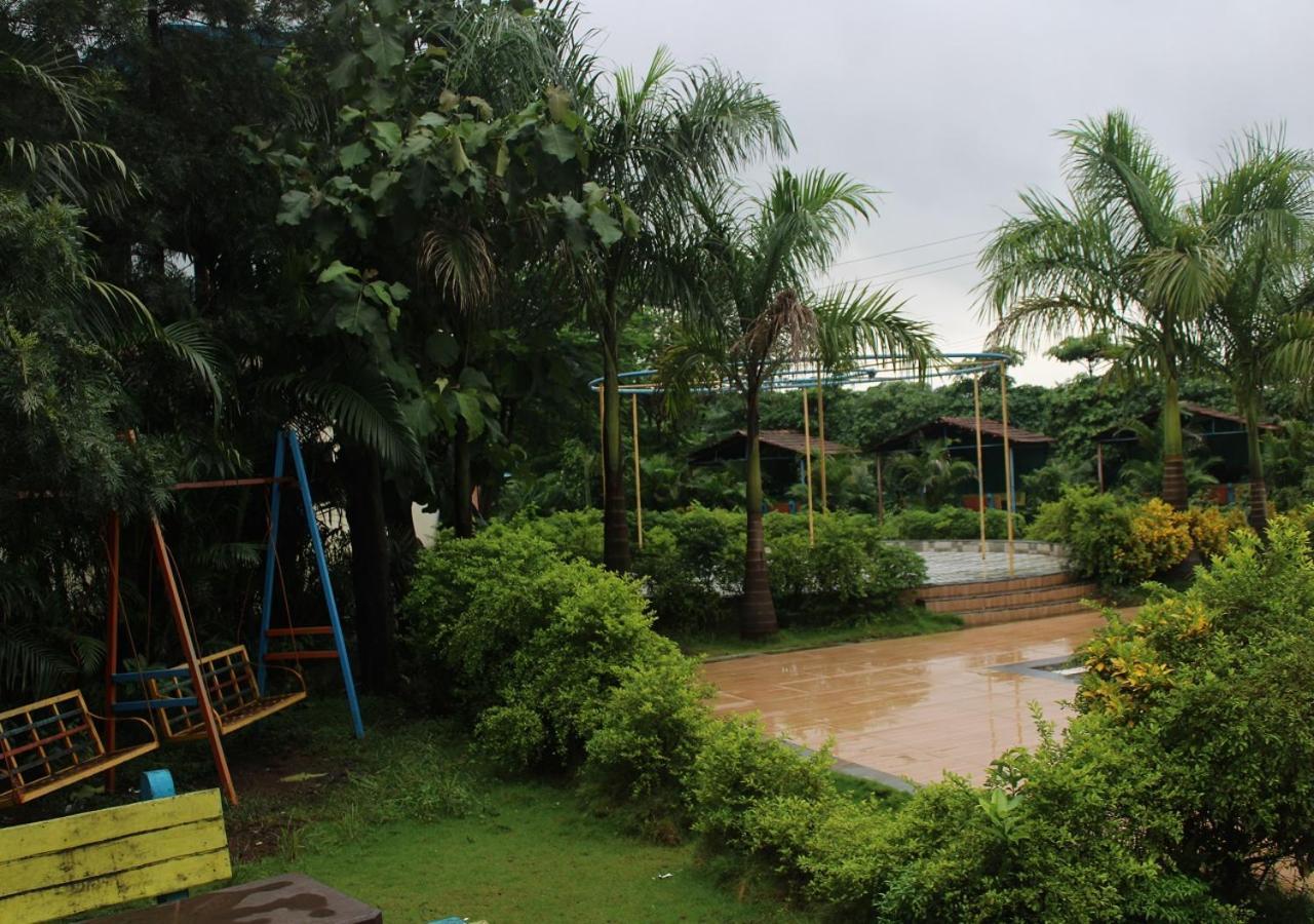 Hotel Metro Palace Resort Karjat Exterior photo