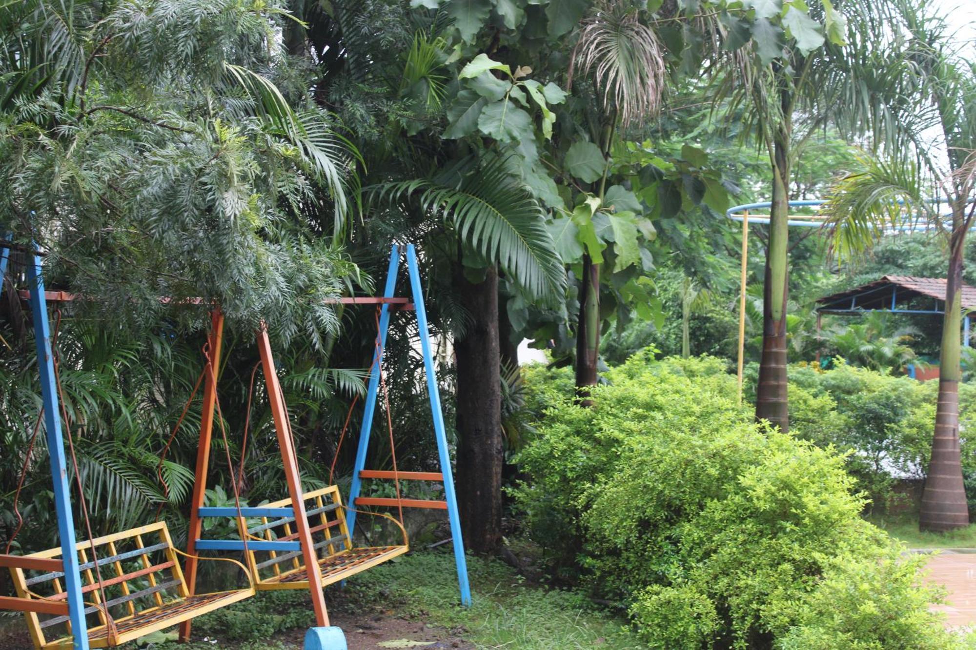 Hotel Metro Palace Resort Karjat Exterior photo