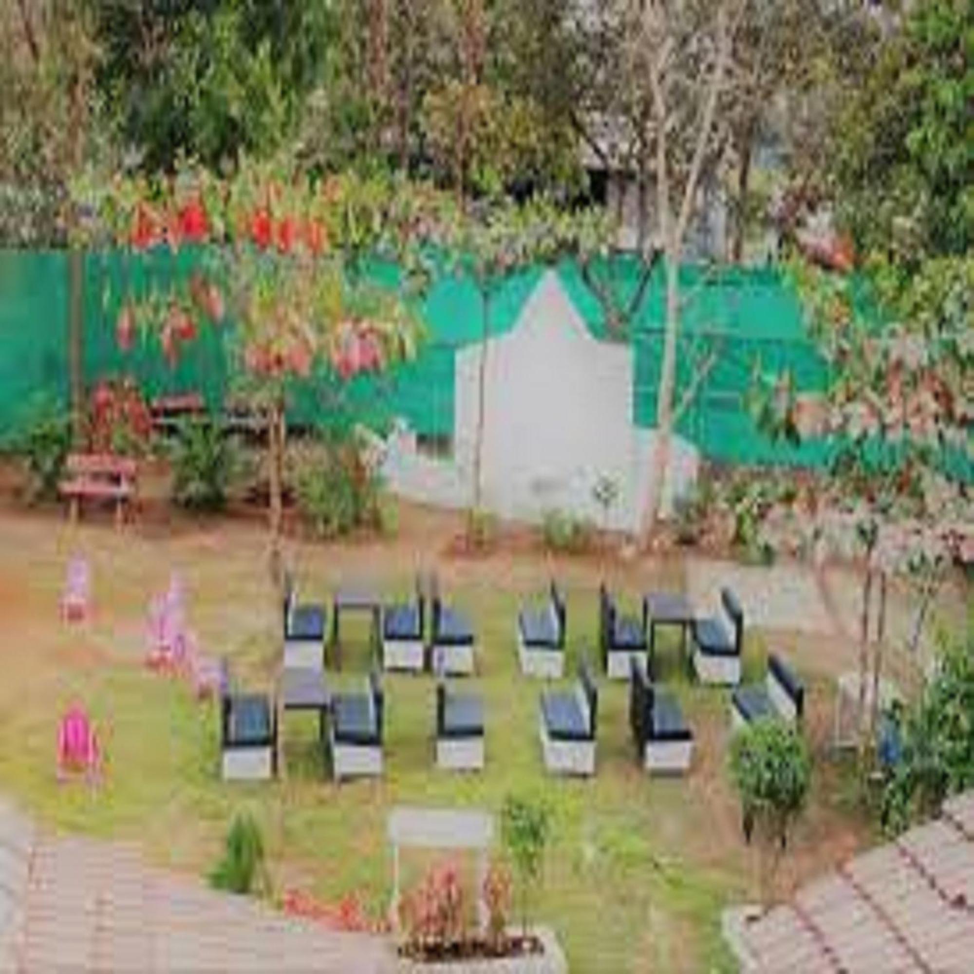 Hotel Metro Palace Resort Karjat Exterior photo